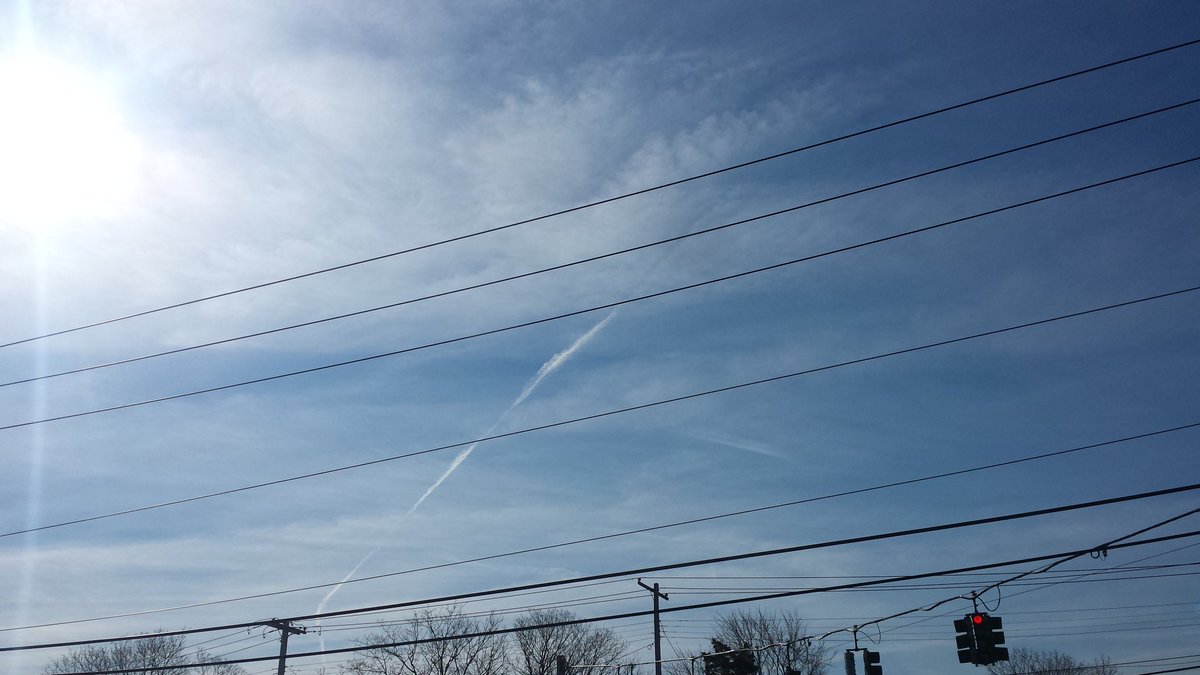 ChemtrailsWorld's tweet photo. Intense spraying LongIslandNY ahead of tomorrow's Noreaster.Hold gov't criminally liable for #contrails #chemtrails https://t.co/qVxhfwpRI2