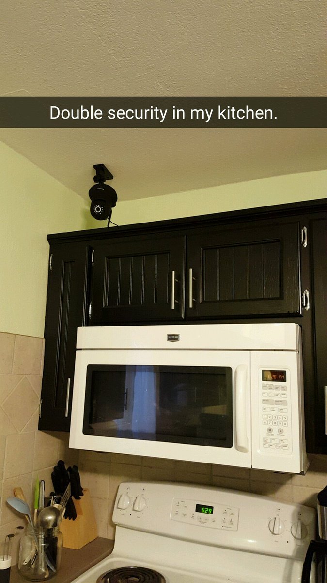 savvybanany's tweet photo. If only I had known. #microwavespy #dontjudgemyclocks https://t.co/QAKRhi9MZF