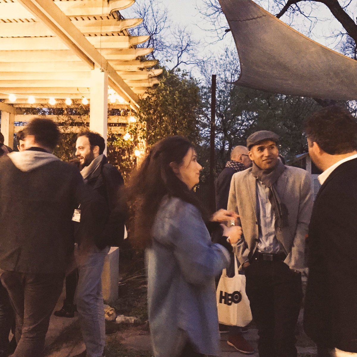 FrenchTechHouse's tweet photo. Super bon moment à la #bbqparty 2017 avec l'écosystème français 🇫🇷 et américain 🇺🇸 Merci à tous d'être venus si nombreux ! #austin #sxsw https://t.co/FXLkRsKpBm