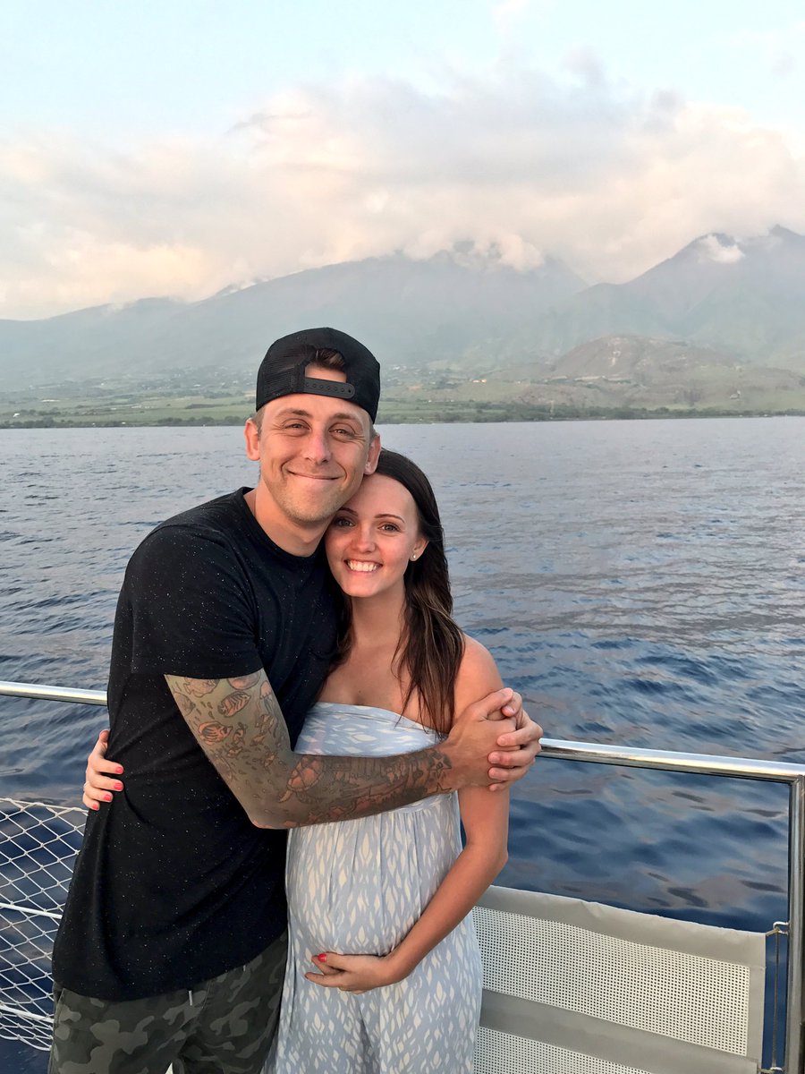 RomanAtwood's tweet image. So thankful for these two girls 😉😍