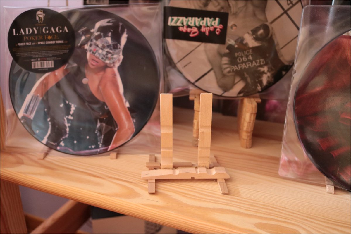 WHISKYFORGAGA73's tweet photo. When you have a collection you care about, you have to give it the right value! #LedStripLights #EaselHandmade #GagaCollection @ladygaga https://t.co/hRRBbmc5L4