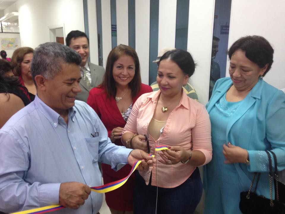 Lider Olaya Córdova, gobernador de #SDT, asistió a la inauguración de las nuevas instalaciones de la Jefatura Política en La Concordia.