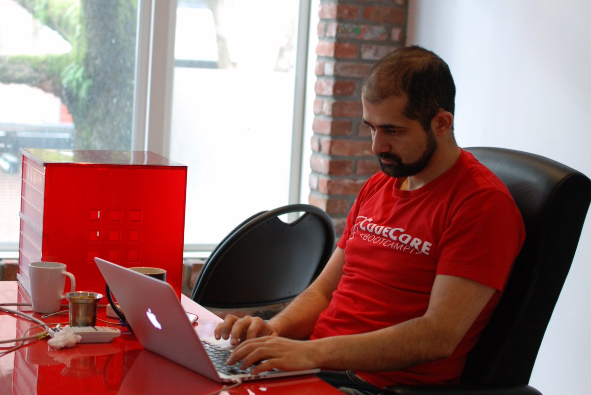 CodeCoreCollege's tweet image. A rare moment of peaceful coding for our intrepid founder @tammam ;)
#CodeCoreLife #KeepOnCoding #Focus