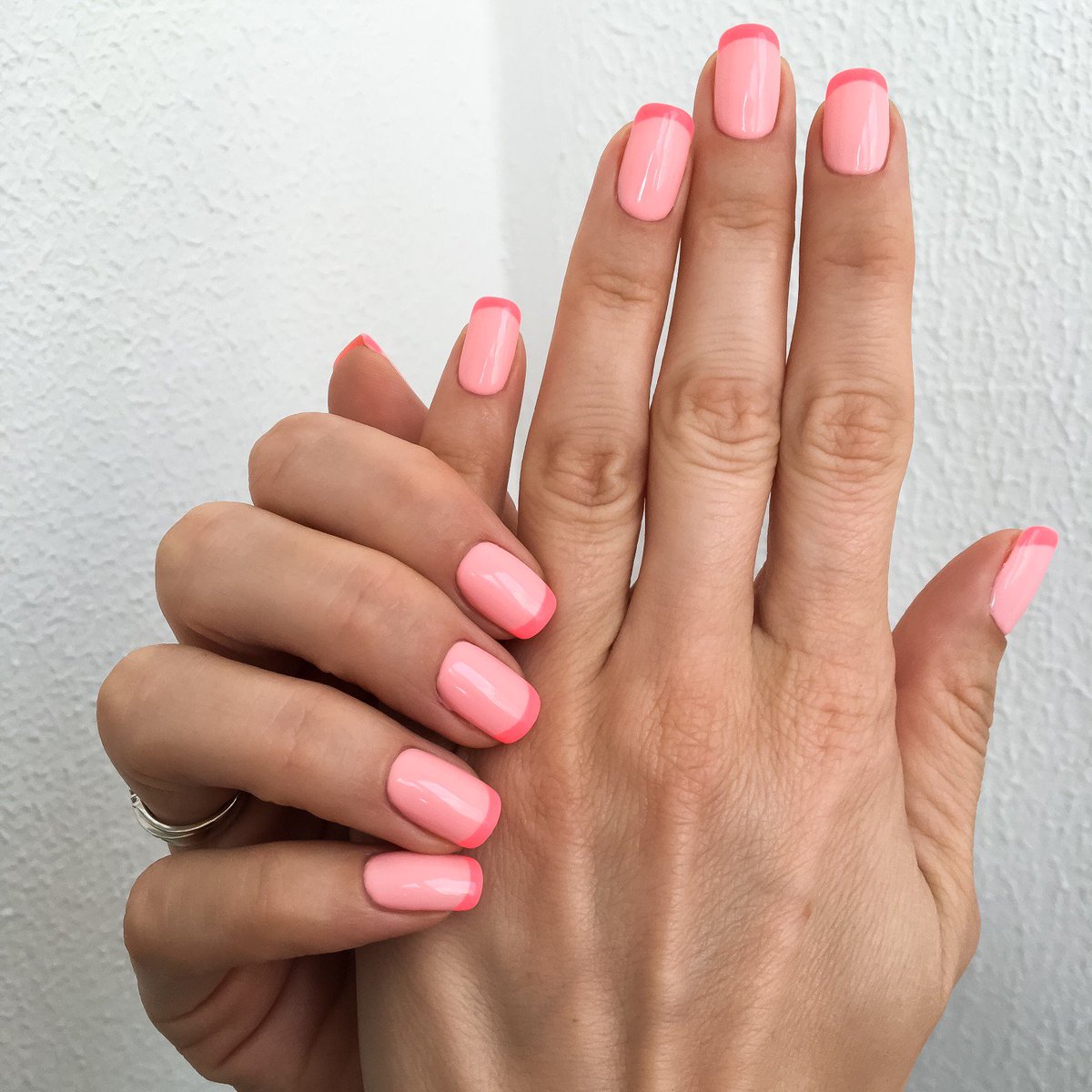 bospasa's tweet photo. Pretty in pink - book your manicure today with us at https://t.co/qUPd1JLmLX 💖💕💝 https://t.co/SuHhanehcc
