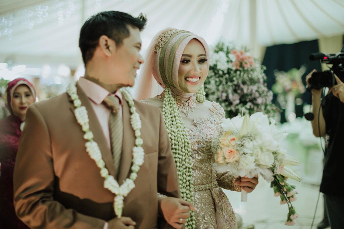 S7production's tweet photo. Momen bahagia ada karena diciptakan dan di bangun, bukan menggu kapan dan bagaimana momen itu tercipta. #wedding #weddingorganizer #WO https://t.co/JNOK8GbKjZ