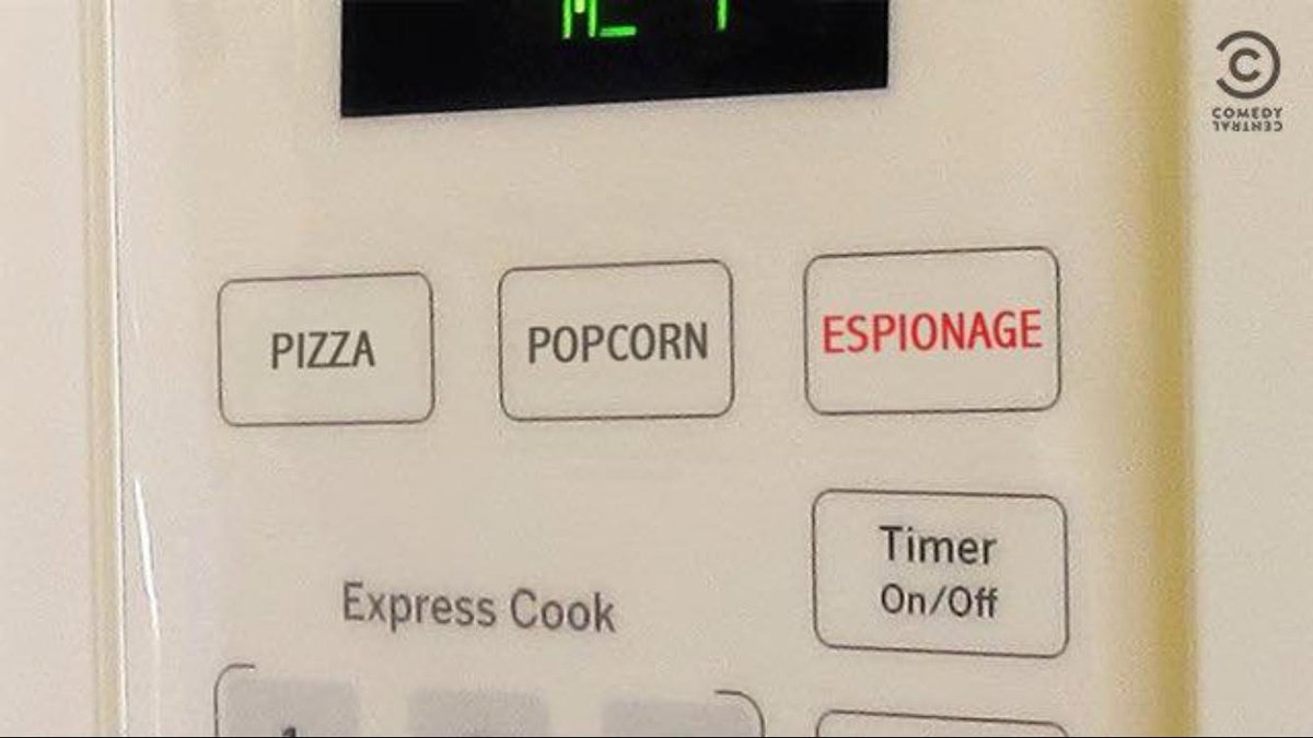 potuspoints's tweet photo. @Rosie I bought this snazzy microwave from some dude on Craigslist with the handle dabomma44 #RESISTANCE #resist #DumpTrump #WireTapGate https://t.co/4fEXrwex61
