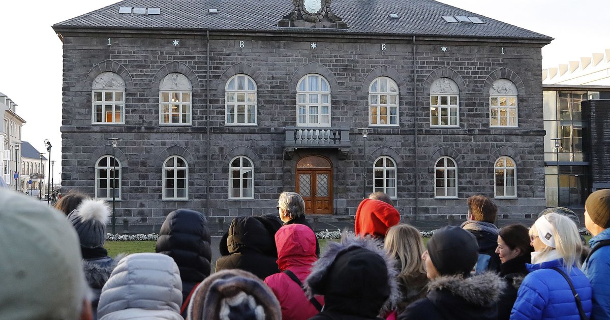 IcelandinNY's tweet photo. #Iceland becomes the first country in the world to make employers prove they offer #equalpay https://t.co/IuwVoIp18S https://t.co/ugERXb7RgQ