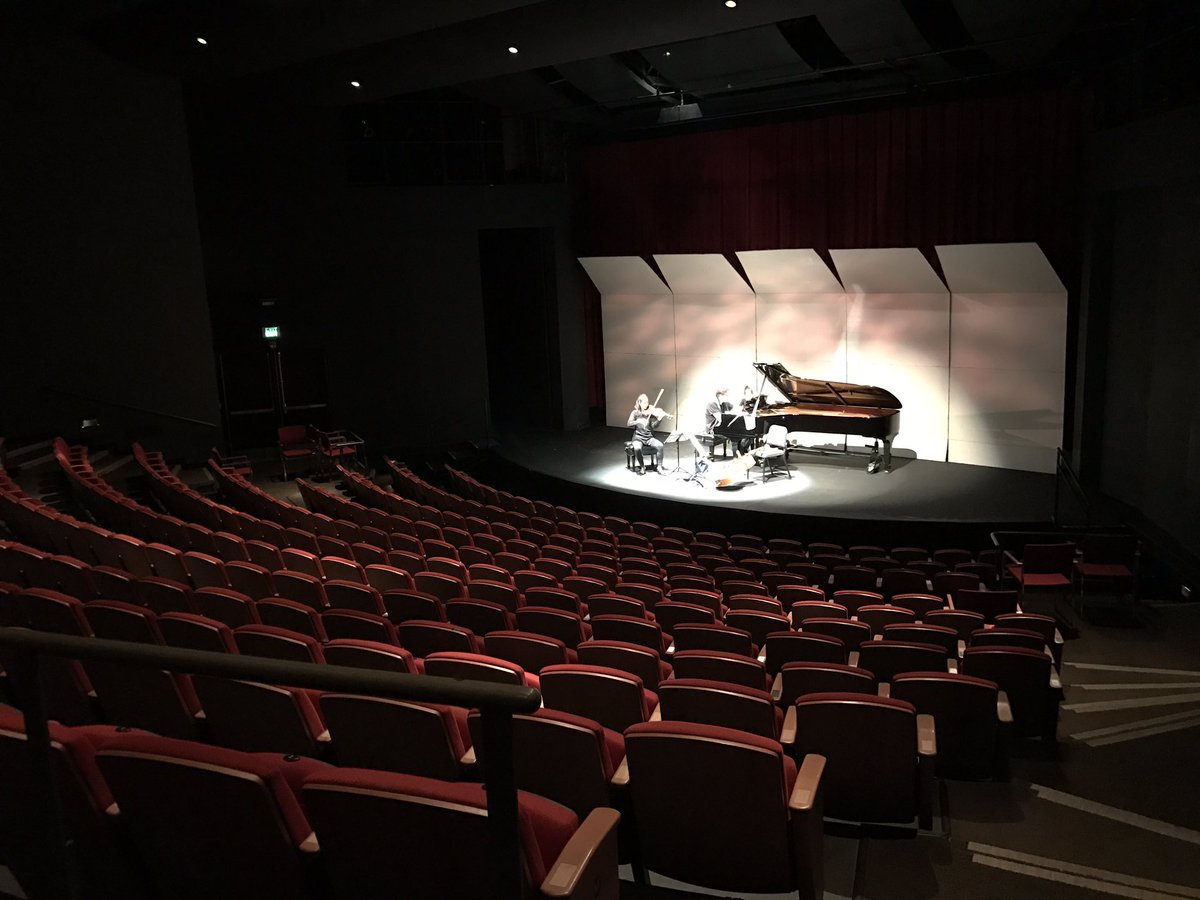 trioconbriocph1's tweet photo. Last stop on our US-tour! #portland #trioontour #greattobebackhere #concertin15min https://t.co/n8xRbYYUI1