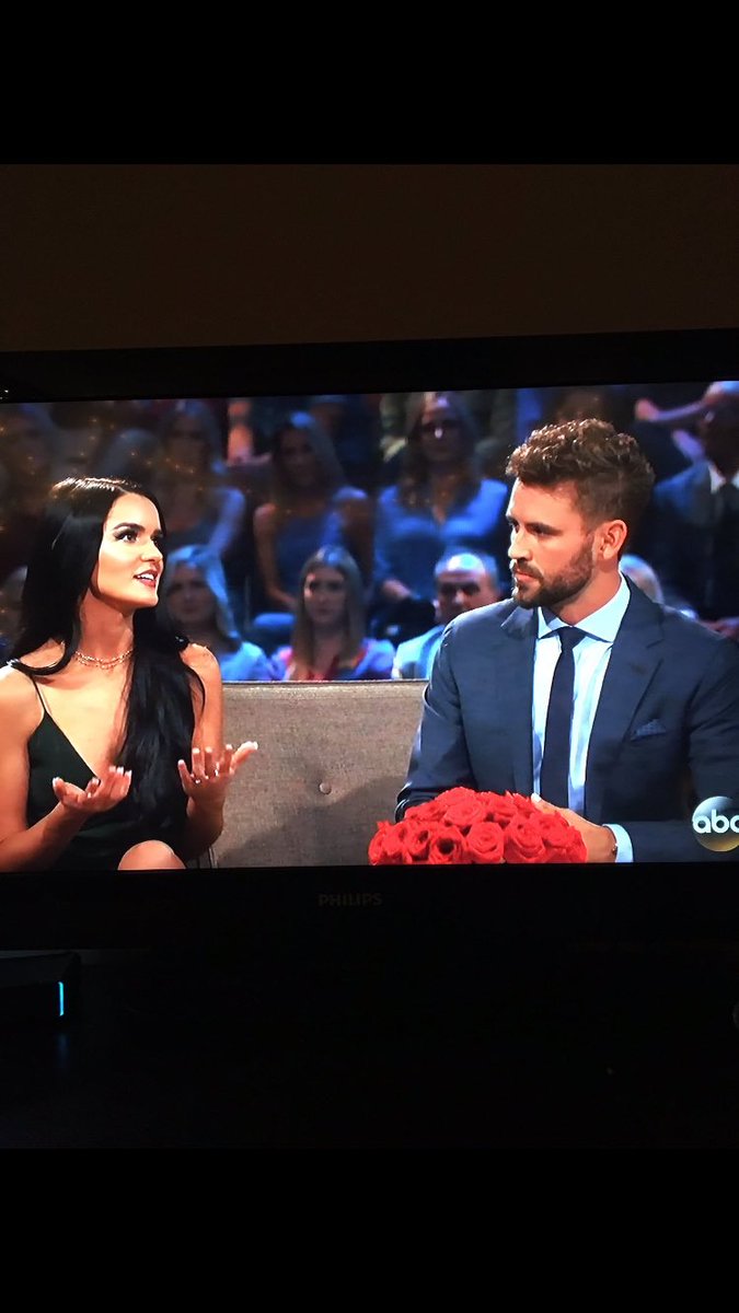 AliSanford's tweet photo. Nick: "I'm gonna miss you"
Raven: "I know"
He looks devastated, and she is glowing. Atta girl #teamraven #TheBachelorFinale #TheBachelor https://t.co/1MFiUGnpsm