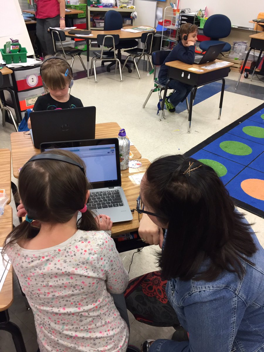 lindaobongers's tweet photo. A great to visit Fort Riley Elem to see @stephens4t, Mrs. Stephens, helping the 1st grade students with coding. https://t.co/4V9pYqrU5K