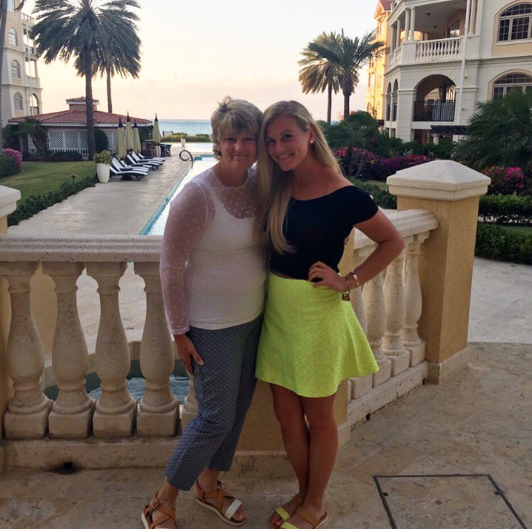 Melissa Dixon (MDix21) Twitter