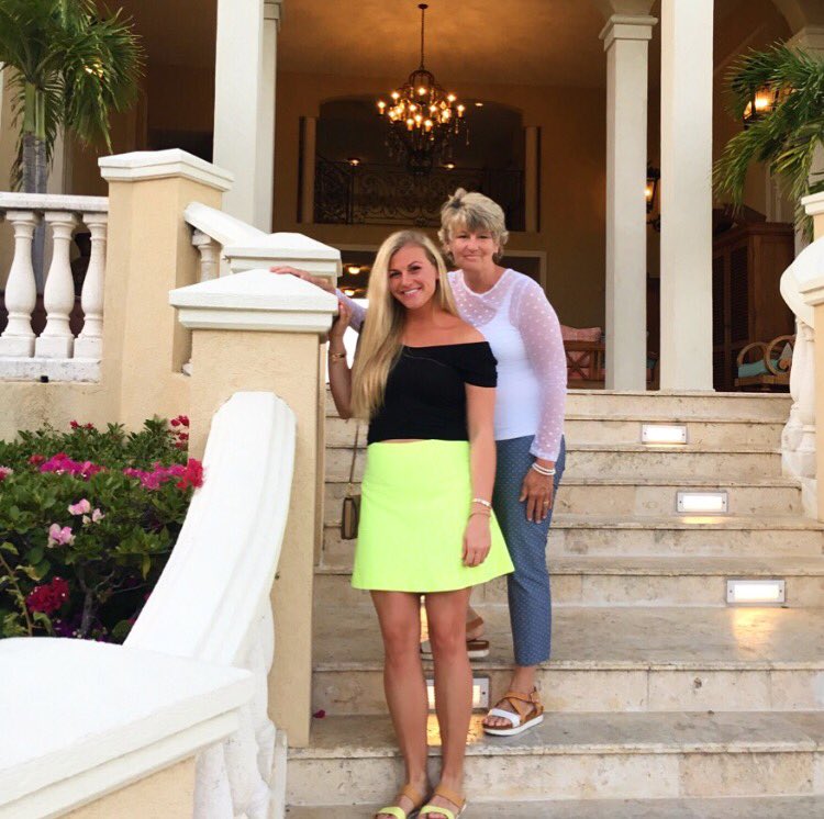 Melissa Dixon (MDix21) Twitter