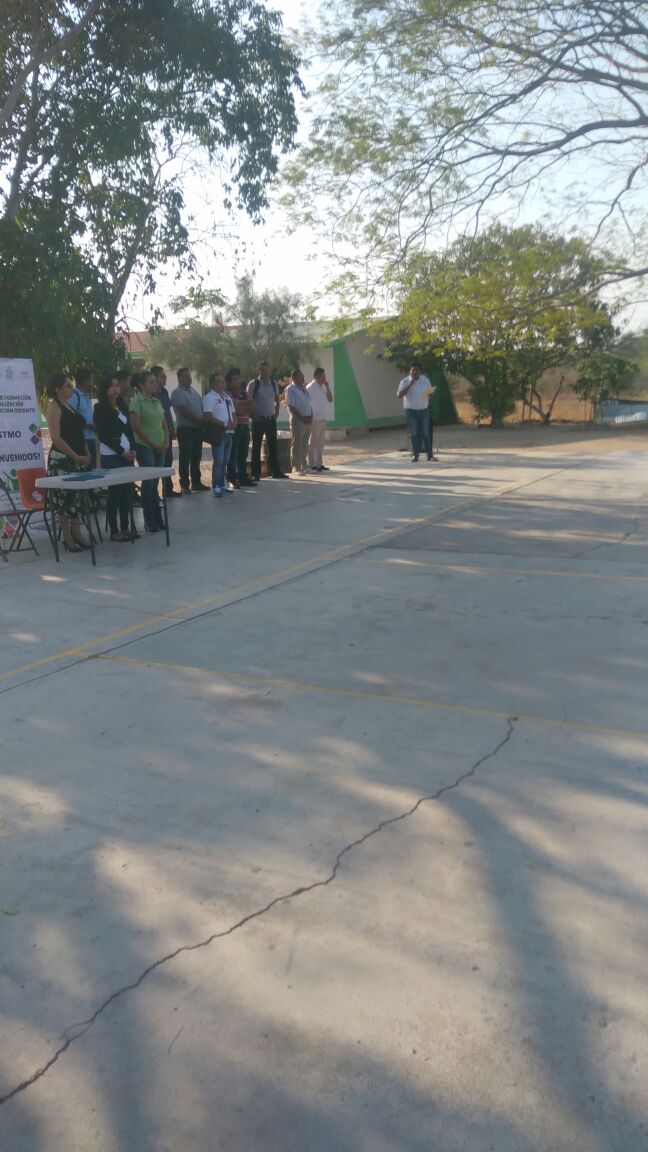 IngSalinas23's tweet photo. 981 docentes y directores de plantel #IEBO participaron en la Semana de Formación y Capacitación Docente #100DíasOaxaca @IEBO_GobOax https://t.co/vJULOxMxp9