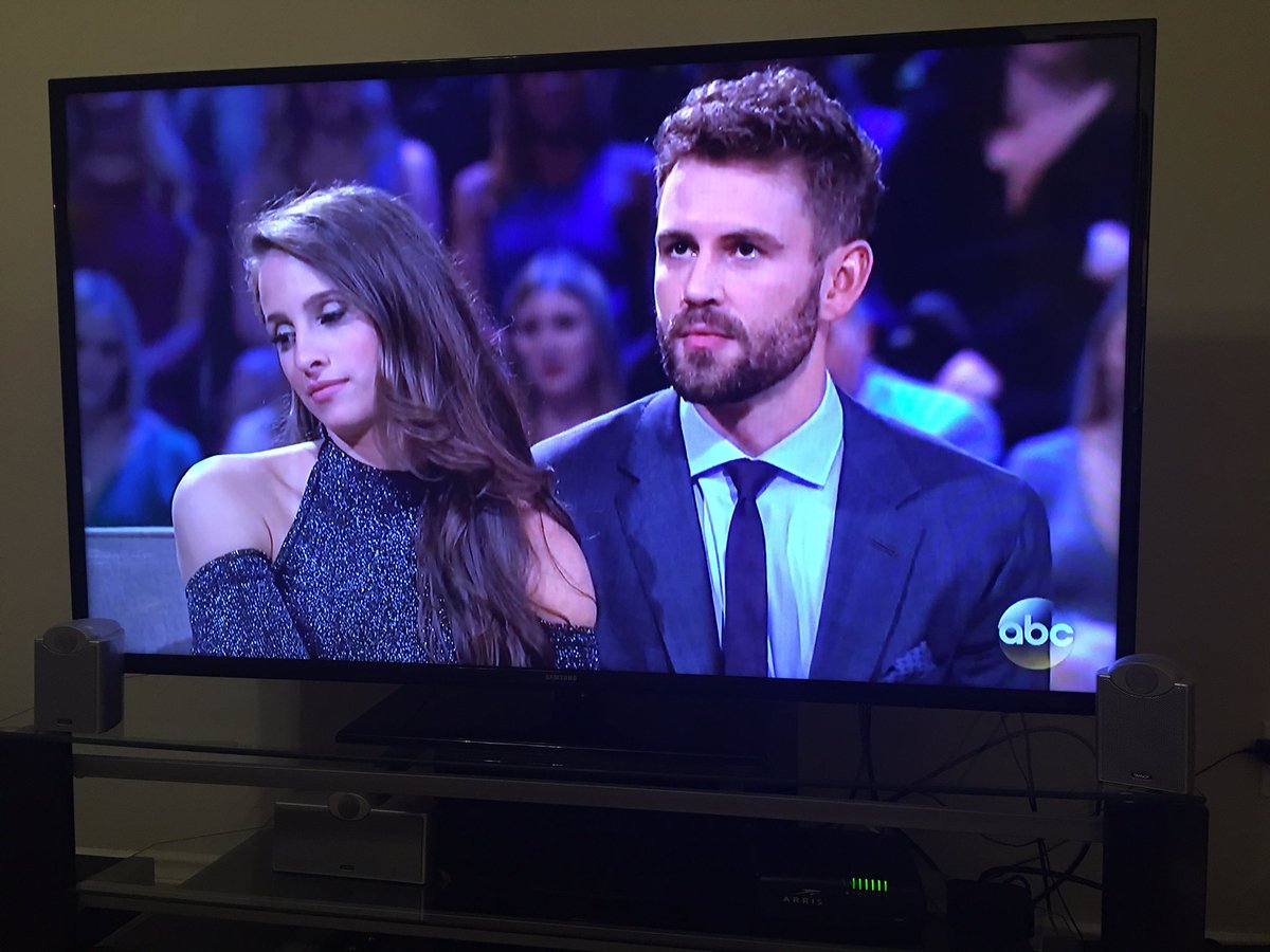 RealitySteve's tweet photo. Nick and Vanessa's relationship summed up in one picture https://t.co/oYEZpu7RlR