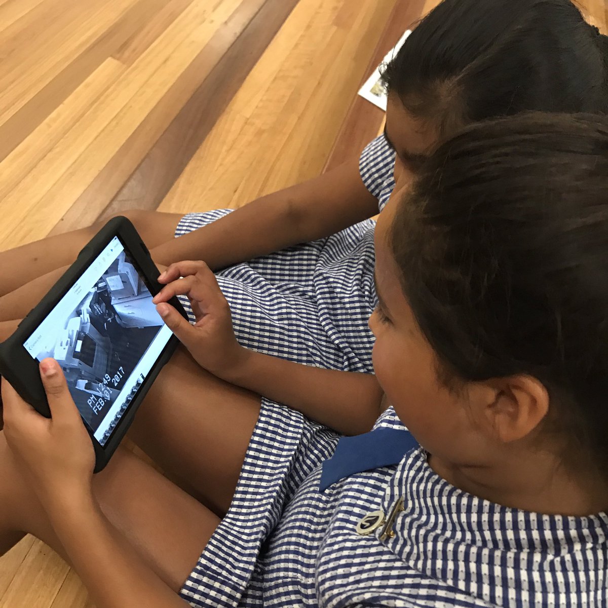 kate_tishler's tweet photo. Today 5/6T and 5/6F became foresenic investigators! Thanks for a fantastic session WSU! 🕵🏽🕵🏽‍♀️ #firstfootforward @westernsydneyu @Minto_P_S https://t.co/BMshFzfmMN