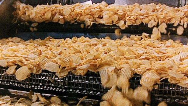 thenfb's tweet photo. Ever wonder how one of North America's most-loved snack food is made? It'll only take you 4 minutes to find out: https://t.co/Sb7MN0iC7M https://t.co/fuTZ8wDmJH