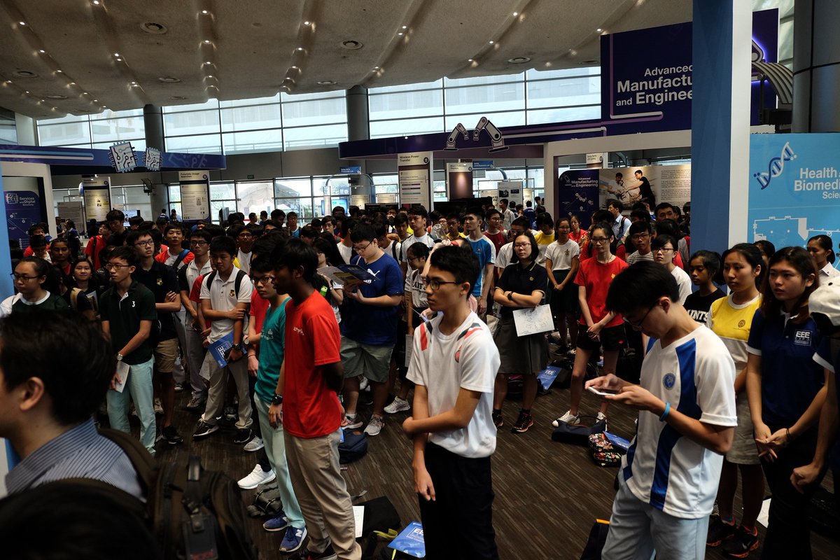 NTUsg's tweet photo. Wireless charging #technology for #electriccars,invisible headphones & more smart #engineering #inventions showcased at the #NTUsg #EEEexpo. https://t.co/cUUIircGxz