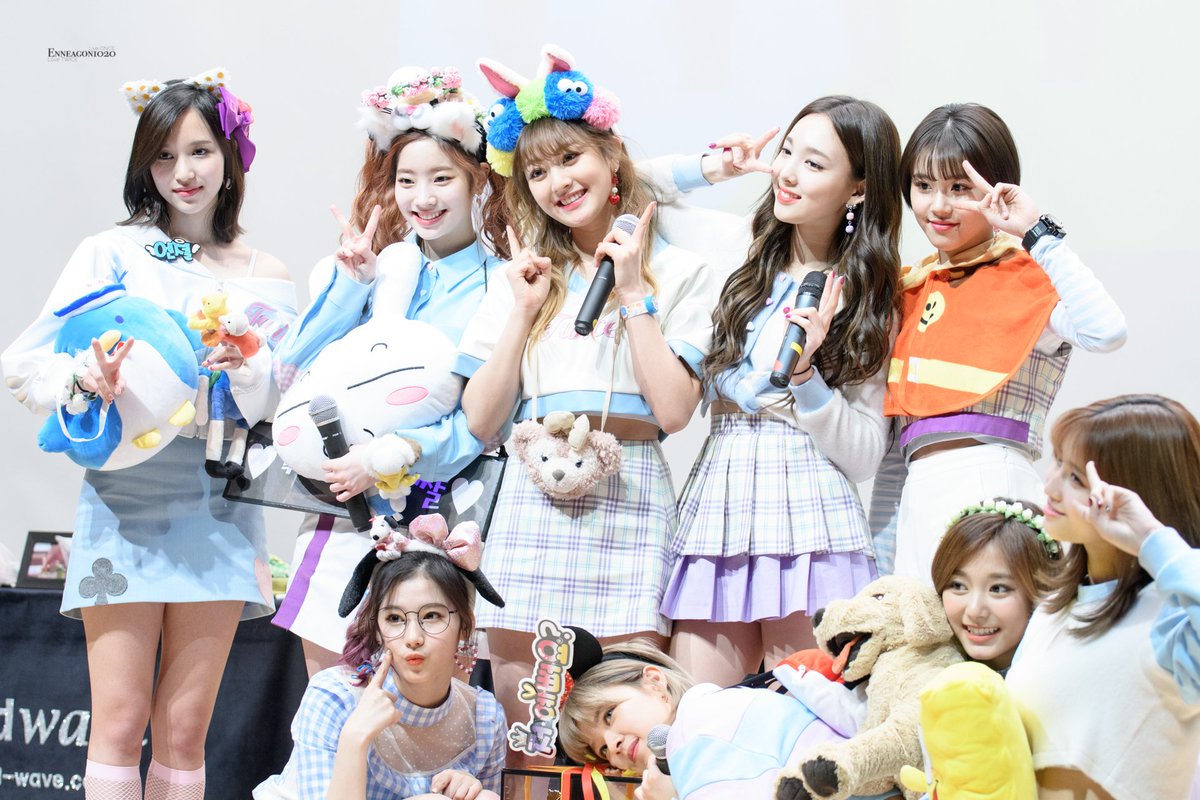 170311 판교팬싸 <a href="/JYPETWICE/">TWICE</a> #트와이스 #TWICE 
#나연 #정연 #모모 #사나 #지효 #미나 #다현 #채영 #쯔위