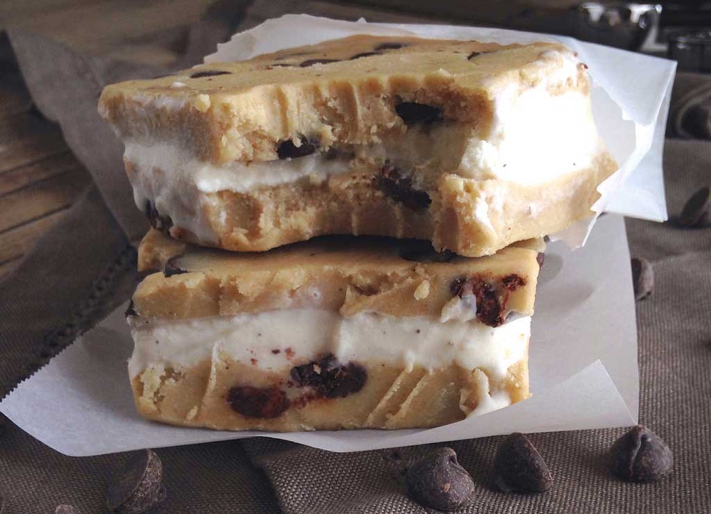 EatThisNotThat's tweet image. 20 #Paleo desserts that have no added sugars and are worth every bite: bit.ly/29QCcdN