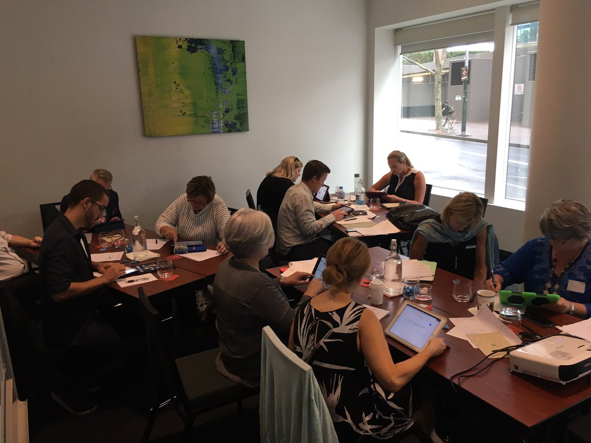 MyLearningTweet's tweet photo. A lively Amazing Digital Race is on in Sydney! #ibasics https://t.co/dTM4z3Skxb