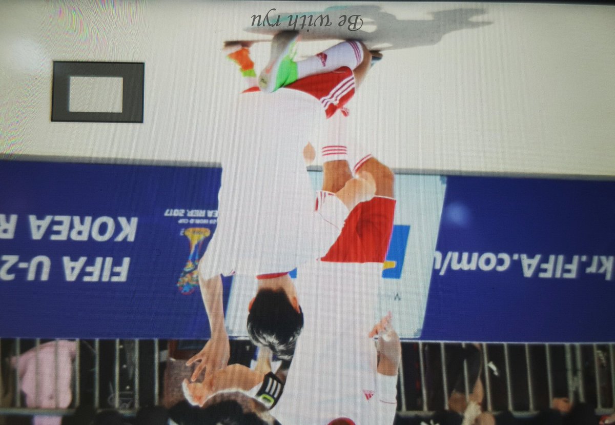 BEWITH_RYU's tweet photo. 170314 #류준열
귀야워ㅠㅠㅠㅠㅠㅠㅠ마지막 사진은 골 넣고 세레모니⚽ https://t.co/ozbdxlGodG