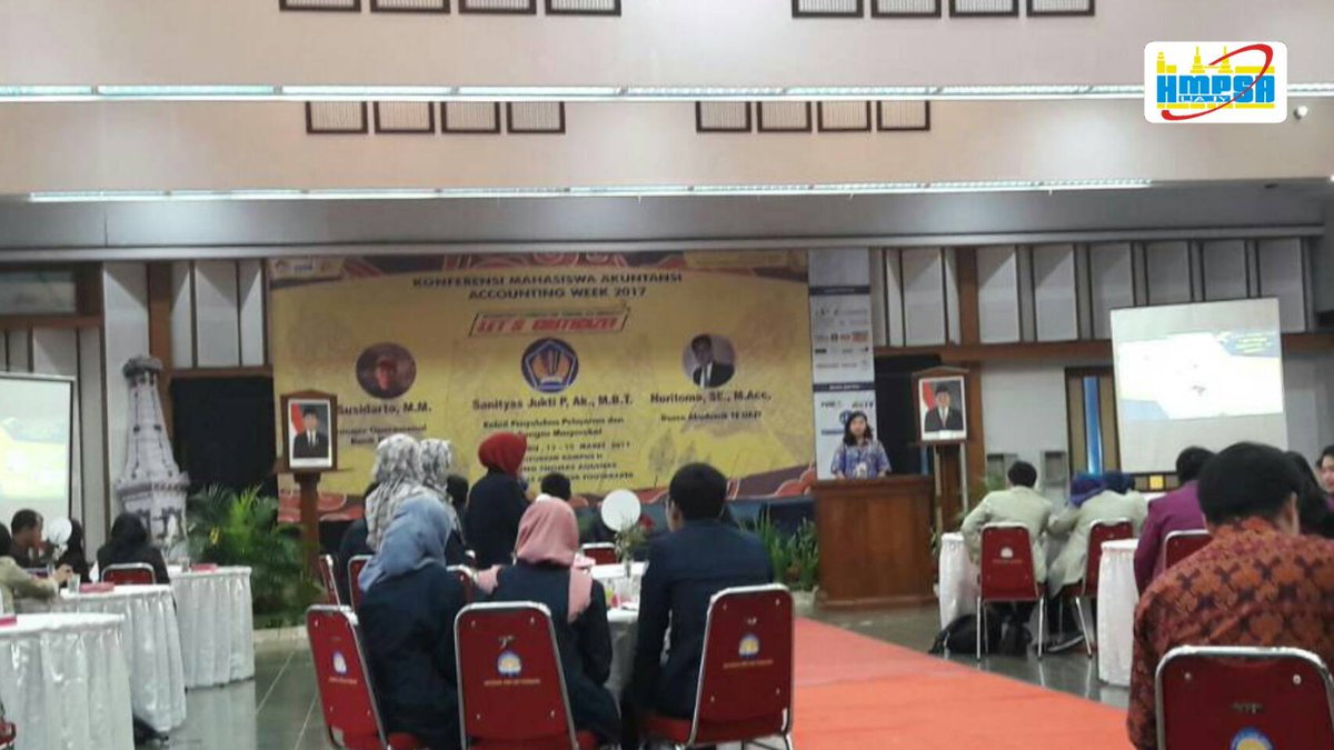 Day - 2
Sedang berlangsung Presentasi Kelompok - Konferensi Mahasiswa Akuntansi (KMA)

#HMPSAsatu #KMA #AW2017