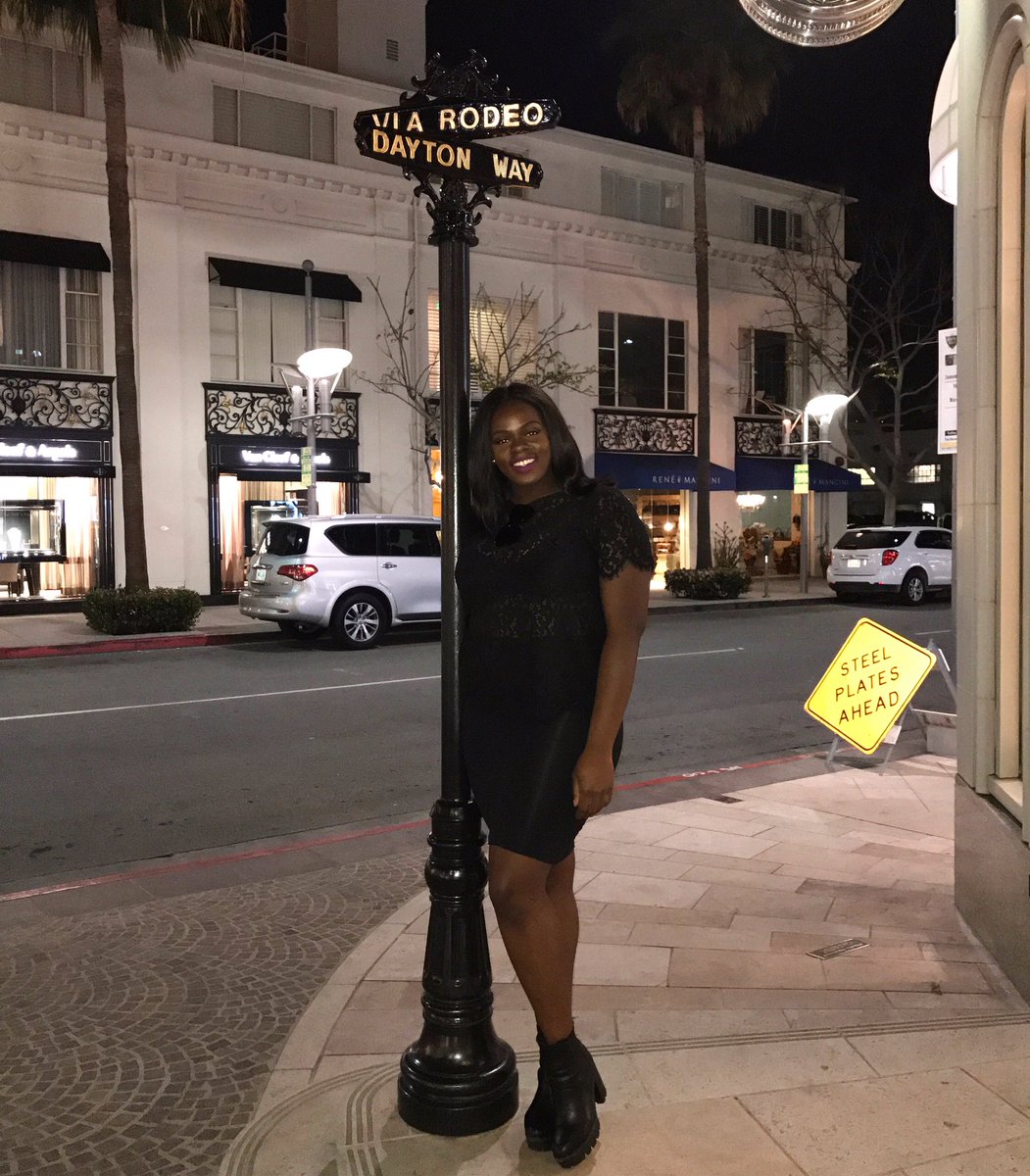 Stephaniiish's tweet photo. "Ok ok ok. I'm on Rodeo for the day" ☀️#BigSean #moves #viarodeo #Rodeo #Shopping #california @StarringShameka @Ayeee_Chanel @MelaaBeanaa https://t.co/TP2ud2TYmo