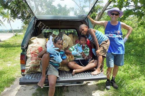 fijitimes's tweet photo. #Rotary Club and #NationalClean-up Campaign lead community clean up Savusavu's Devodara beach. #Fiji #Environment https://t.co/43sHDTXznO https://t.co/H7ql9q45AP