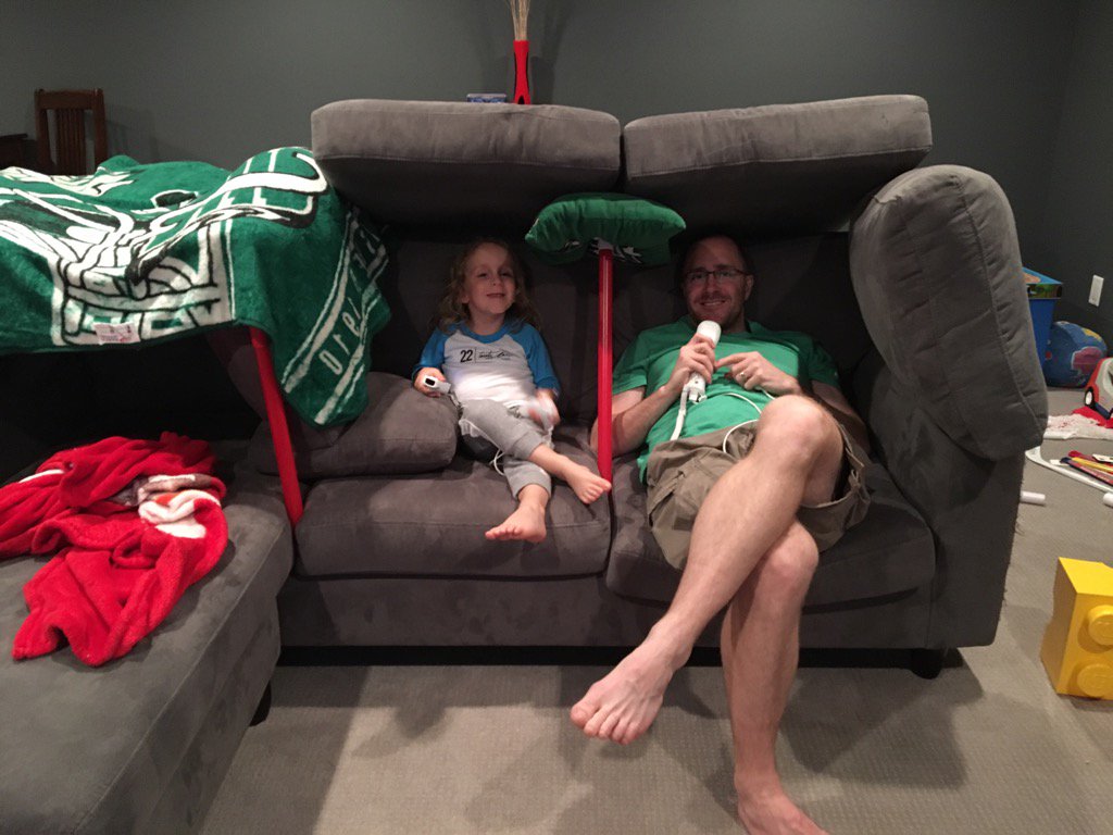 Creeks2013's tweet photo. A "Indie Annie Jones" fort to sit in while playing the Lego video game. Thank goodness for @ailsby #fortbuilder 💪🏻😎🎮 https://t.co/LbxwyiiSGh
