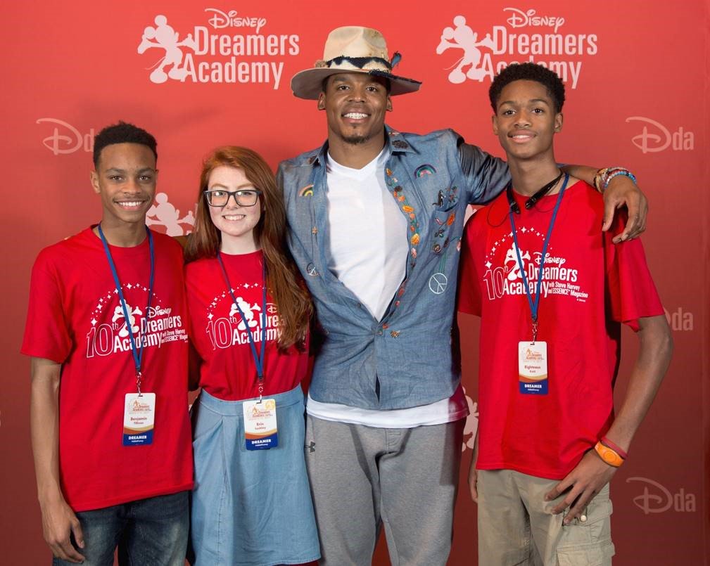 MommysMinivan's tweet photo. So awesome to have @CameronNewton, @MsPattiPatti and @tjholmes join the 10th Anniv. @dreamersacademy. So awesome! #ddadisney #ddaPowerof10 https://t.co/2nLVqF3dG8
