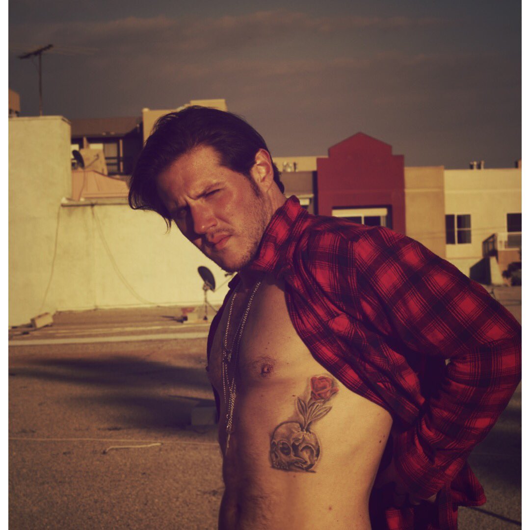 mollywood2011's tweet photo. New work sexy #Christopherfox #sexyman #hunk #beefcake https://t.co/VljckZii6L