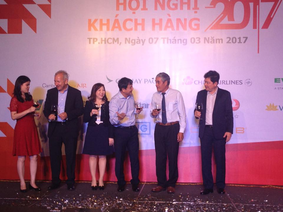 HongNgocHaAgent's tweet photo. Chương trình Hội nghị khách hàng 2017 tại Lotte Legend Hotel Saigon vào ngày 07/03/2017. https://t.co/7cymiJ5ehH