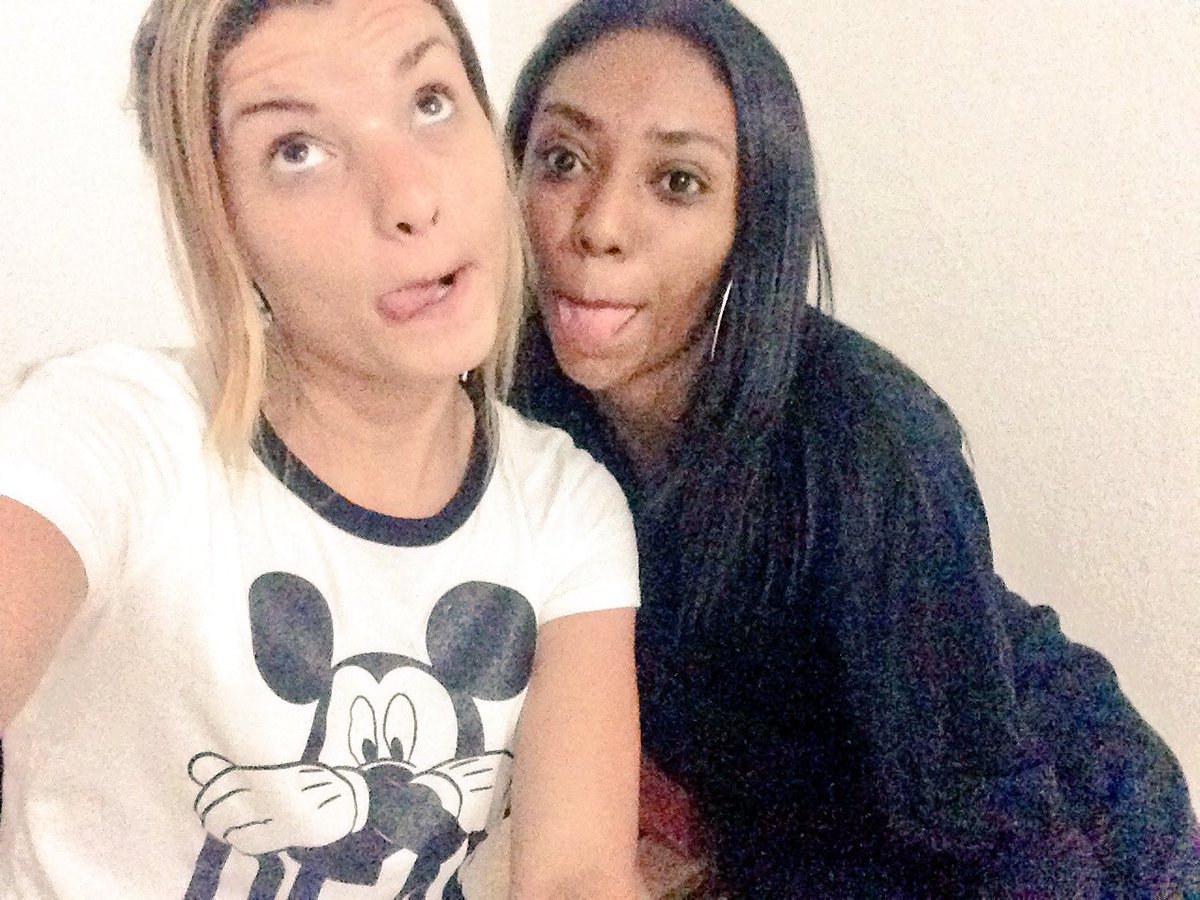Isa_vitoria35's tweet photo. Meu grudizinho ❤😍👭 https://t.co/QbKZsYKjQx