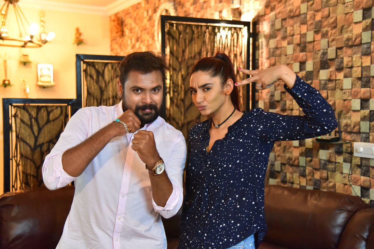 PRanadheera's tweet photo. Had a gud time @raginidwivedi24 @Raginidwivedifc. All d best for Ranachandi.
Wishes from @SakkathShukrava 
Cheerz,
PR https://t.co/NWDtFkhB25