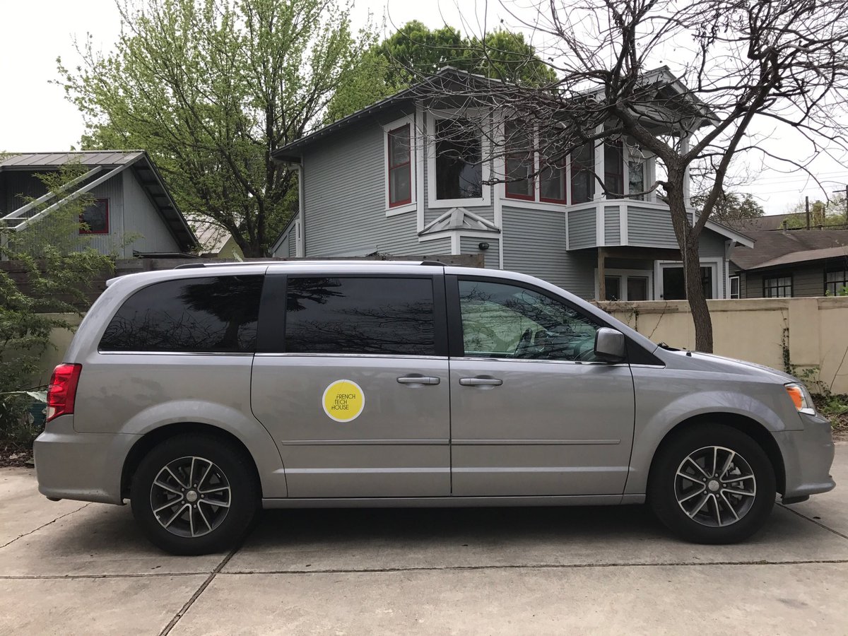 FrenchTechHouse's tweet photo. Ah tiens la French Tech Car... #sxsw #austin https://t.co/SLQ8v9kTK5
