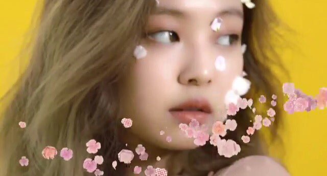 JENNIE THAILAND ♡ tweet media
