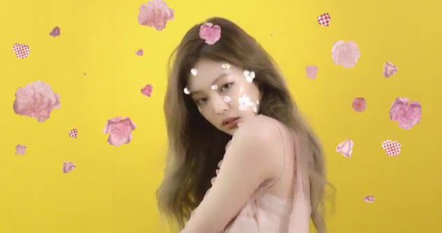JENNIE THAILAND ♡ tweet media