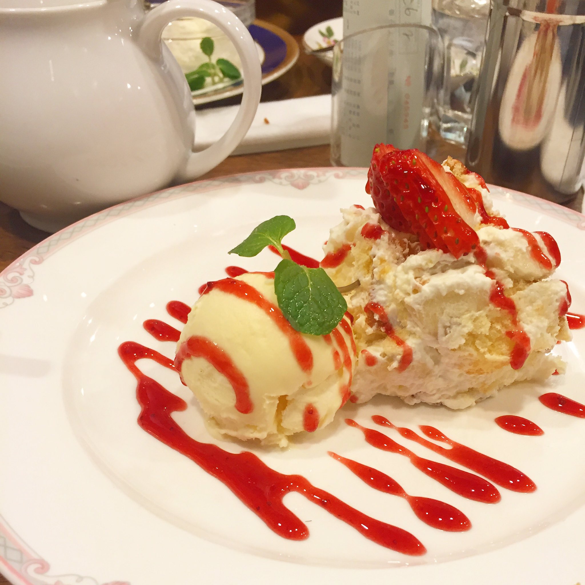 六 外苑前カフェ香咲 新宿英國屋ショートケーキ ジェラトリアシンチェリータピスタチオ Amp レモンティー 表参道billsリコッタパンケーキ T Co Ilzw9ahdqs Twitter