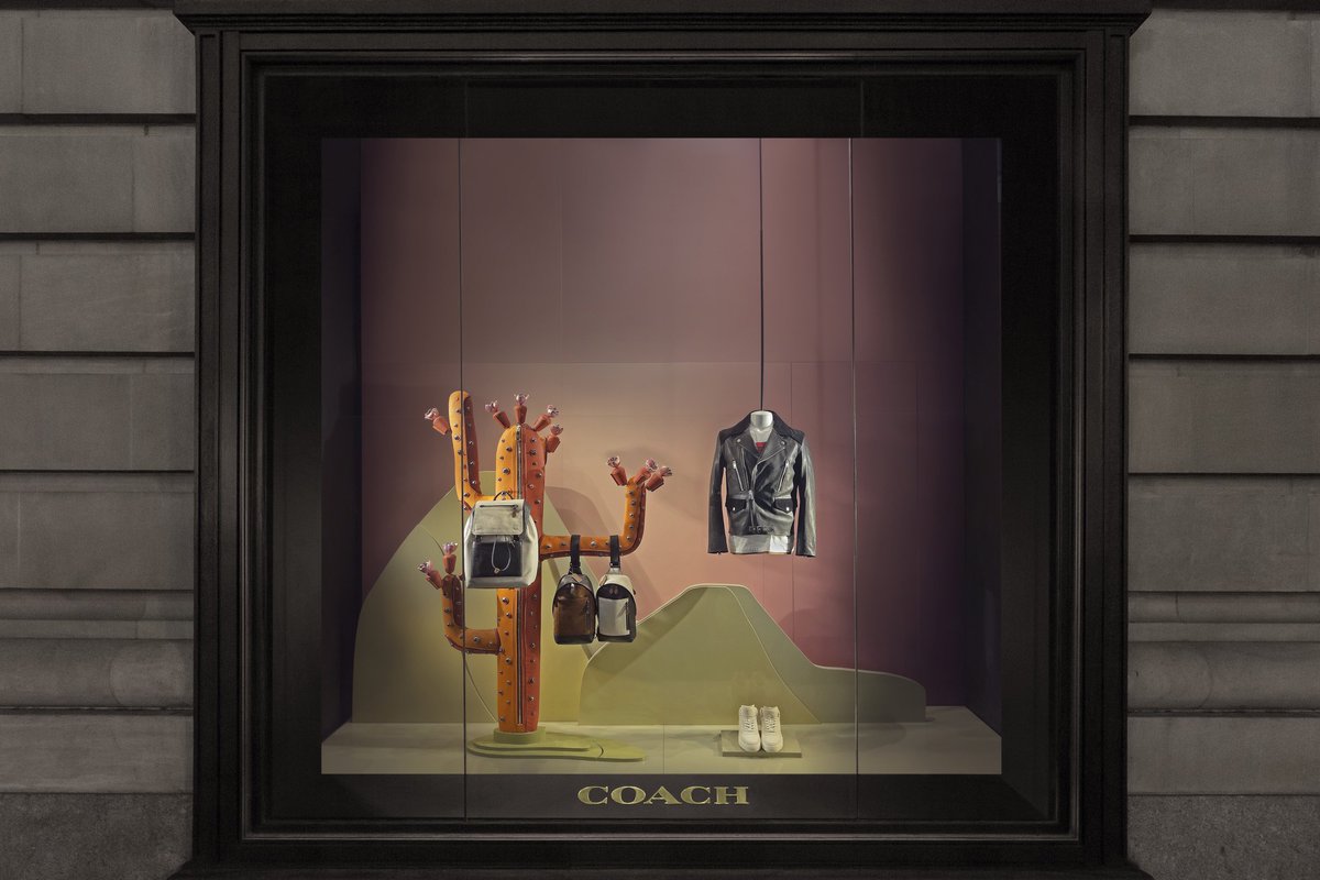 retailfocus's tweet photo. @Coach celebrates the great American West https://t.co/N6RF4Ye9q9 #coachwindows #cactus #vm https://t.co/a6LjOaMcd4
