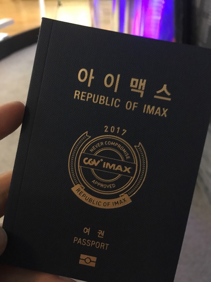 _pohyaa_'s tweet photo. 아이맥스보면 도장도 찍어주나봐 🙊 https://t.co/VPu6unz3QV