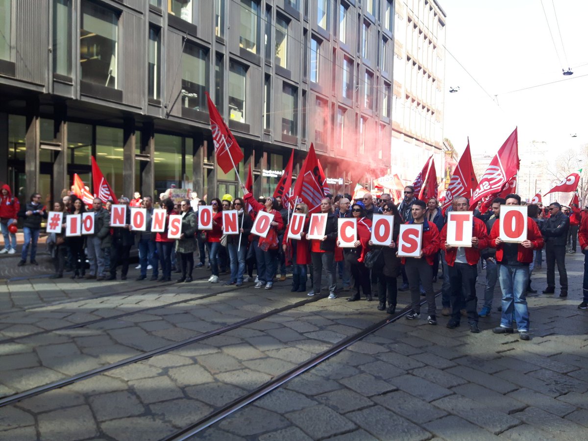 sole_francesco's tweet photo. #ScioperoTim #iononsonouncosto https://t.co/1dvqbYI2j1