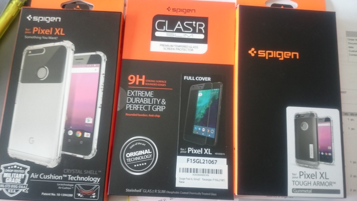 domhell1's tweet photo. The Accessoires arrived just now only the phone is missing #teampixel @GoogleDE #spigen #Pixelbro @LastPixelHero https://t.co/oH9yrwUBco