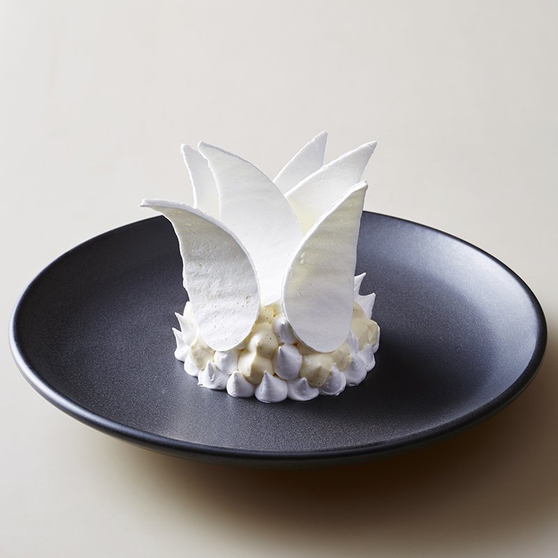 newsforfoodlov's tweet photo. We're marking the end of #GMPotentialist Katey's trip with a quintessential Aussie dessert - the SOH Pavlova from Bennelong. #TheYellowGuide https://t.co/OaOpqvgNLc