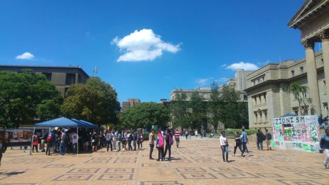 StandWithUs's tweet photo. Anti-Israel activists disappear from SA campus after pro-Israel students arrive in mass. https://t.co/f53g1Xs44N https://t.co/XTxmYT0X4R