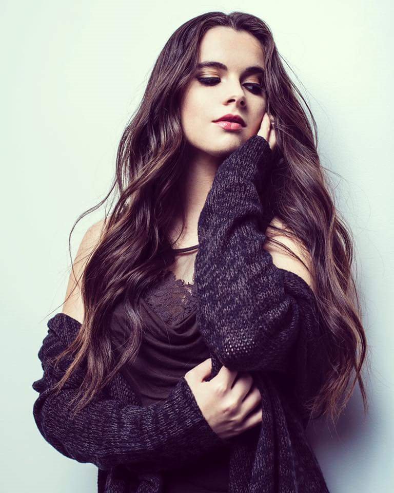 baeksb0w's tweet photo. NESSALICIOUS ❤#vanessamarano #switchedatbirth #maranatics #gilmoregirls #aprilnardini #savingzoemovie #lauramarano https://t.co/BAtmAUrzGb