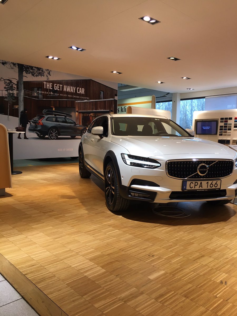 Filip_Backlund's tweet photo. My new working place @BiliaSverige #Västerås &amp; @VolvoCarSverige 👌👍👊 https://t.co/rqjdcd8pfo