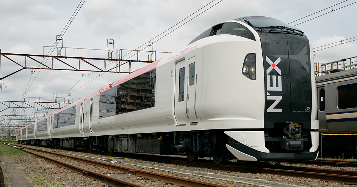 The_MALTS_UMAMI's tweet photo. #俺鉄 車両紹介★E259系
1991年の成田空港駅開業時から運転され、首都圏と成田空港を結んで走る“成田エクスプレス”。大型の荷物棚、4カ国語でのフライト情報など、旅行客に便利な仕様になっています。https://t.co/As16qaMKmb https://t.co/sNYbRJmbqQ