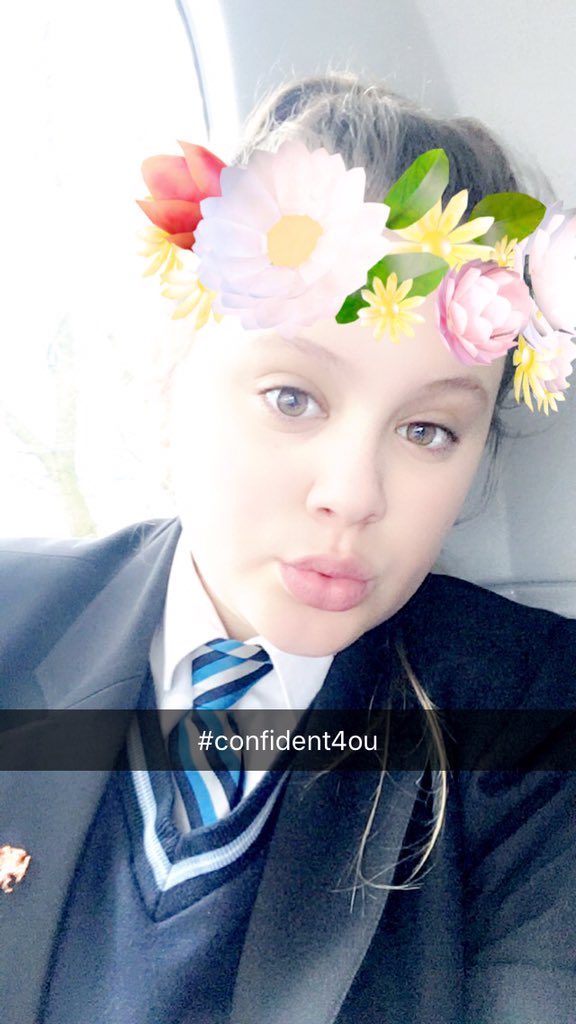 MrsLauraDolan's tweet photo. @EthanDolan @GraysonDolan #TuesdaySelfie #confident4ou https://t.co/eOurXP2EH6