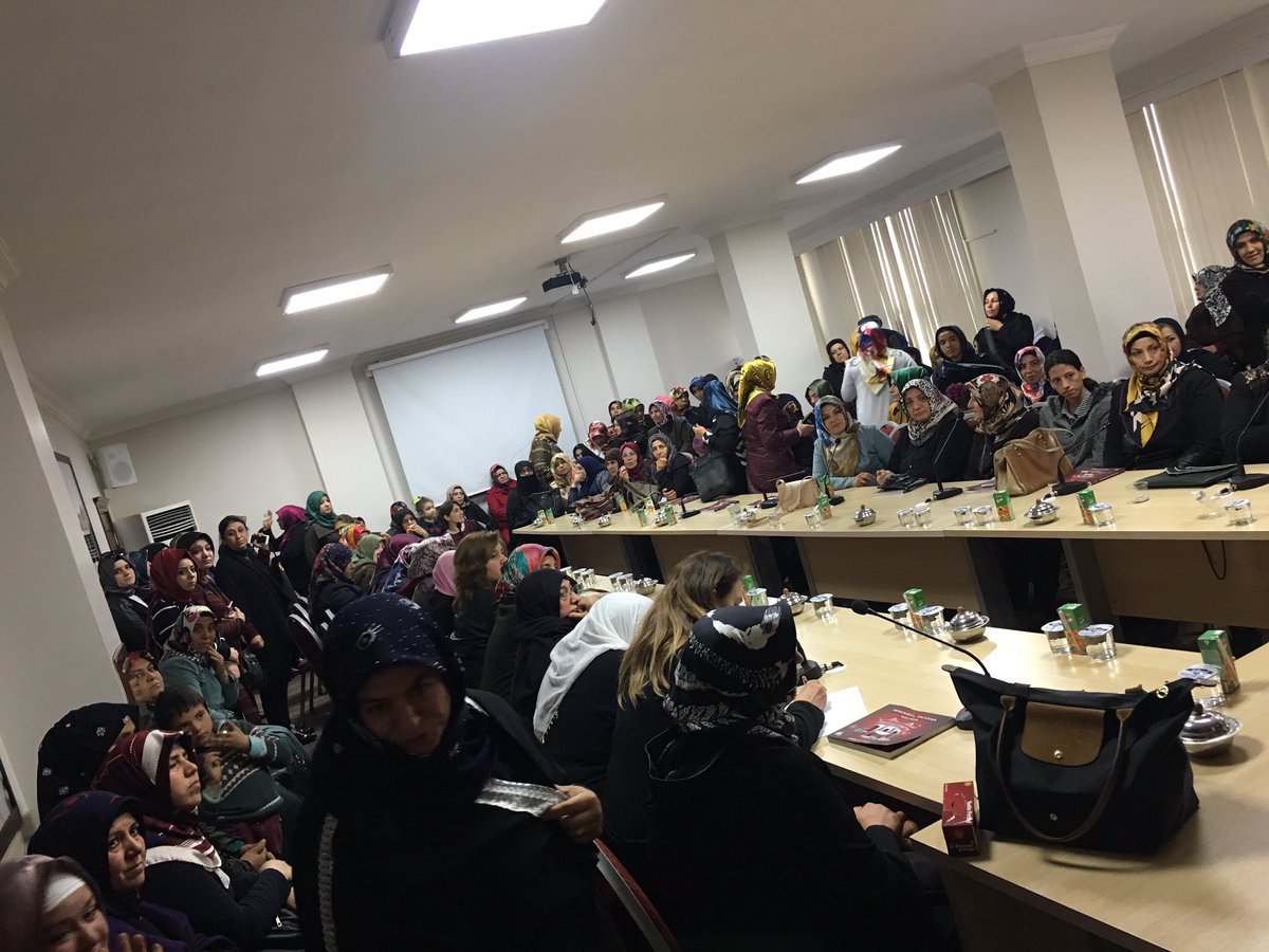 AKKADINURFA's tweet photo. Genel Merkez MKYK üyemiz Sn @sedagbl hanımların sahada karşılaştığı soru ve sorunlar ile ilgili bilgi veriyorlar
@selvacam @farukcelikcomtr https://t.co/eNzqYLO0c6