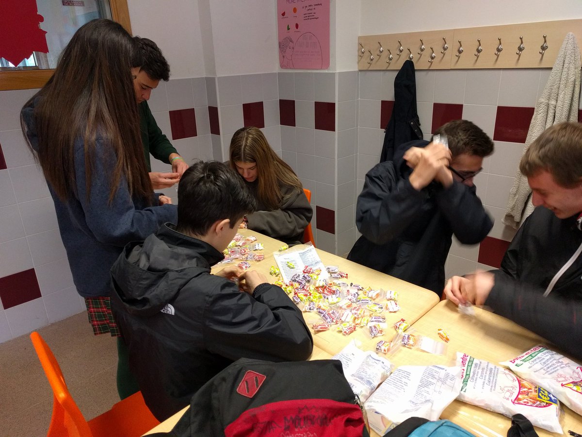 mauxelplantio's tweet photo. Sortilegios Weasley ya está en marcha con nuestra empresa en las asignaturas de #IniciativaEmprendedora y #Economía #ProyectoHarryPotter https://t.co/rsc9Os7kcf